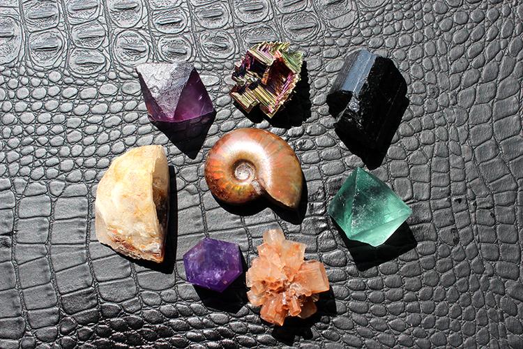 天然水晶矿物原石原矿标本盒摆件礼物铋矿石晶体铋金属礼物紫水晶标本